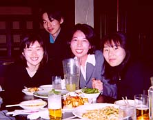 美女3人+1