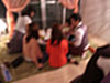 shelly style party [シェリー スタイル パーティー]のイベント風景：2013年9月23日(月・祝)第119回ホームパーティ★部屋コン25～35歳限定の１コマ。料理を取り分け